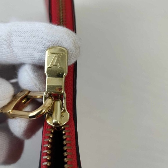 Louis Vuitton Epi Pochette Accessoires - Picture 13 of 16